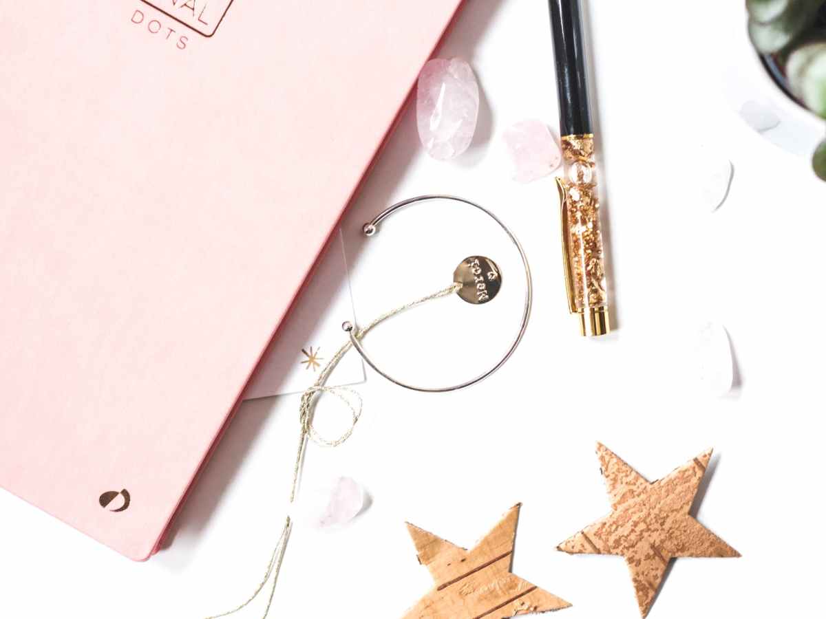 Biżuteria damska – wibrująca i&nbsp;błyszcząca